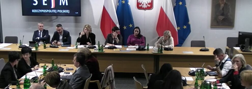 Wspólne posiedzenie dwóch komisji sejmowych: ds. dzieci i młodzieży oraz edukacji i nauki. Temat: Rozpatrzenie informacji ministra edukacji ws. przygotowania podstawy programowej i harmonogramu prac nad wprowadzeniem nowego przedmiotu „Edukacja zdrowotna”